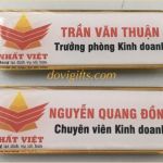 Bảng tên đồng mạ vàng