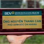 Bảng chức danh gỗ đồng