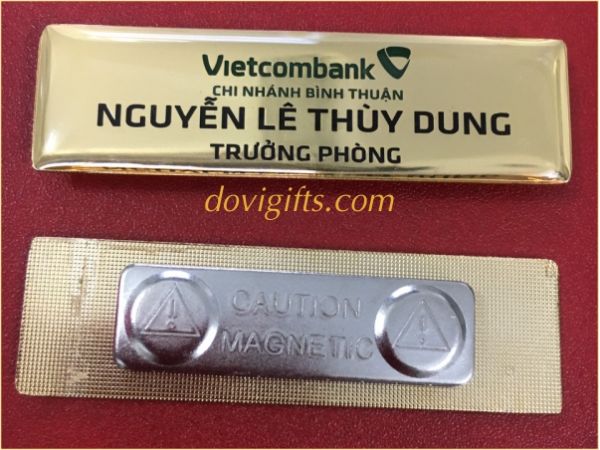 Bảng tên đồng mạ vàng