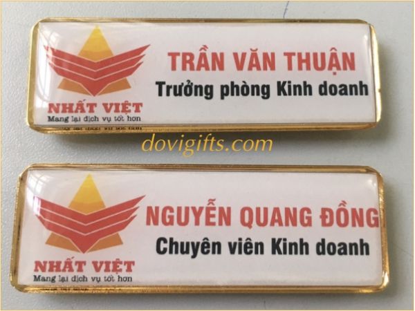 Bảng tên đồng mạ vàng